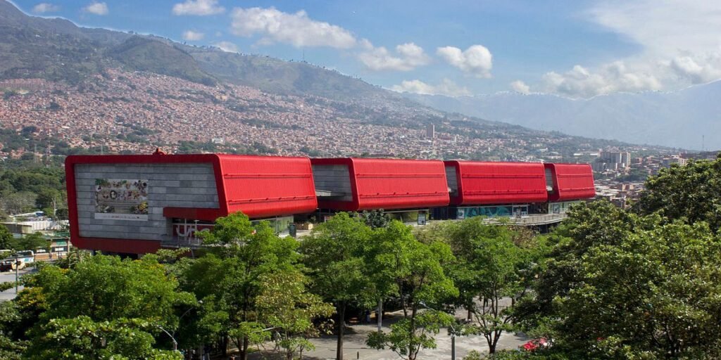 qué hacer en Medellín - Visitar el Parque Explora